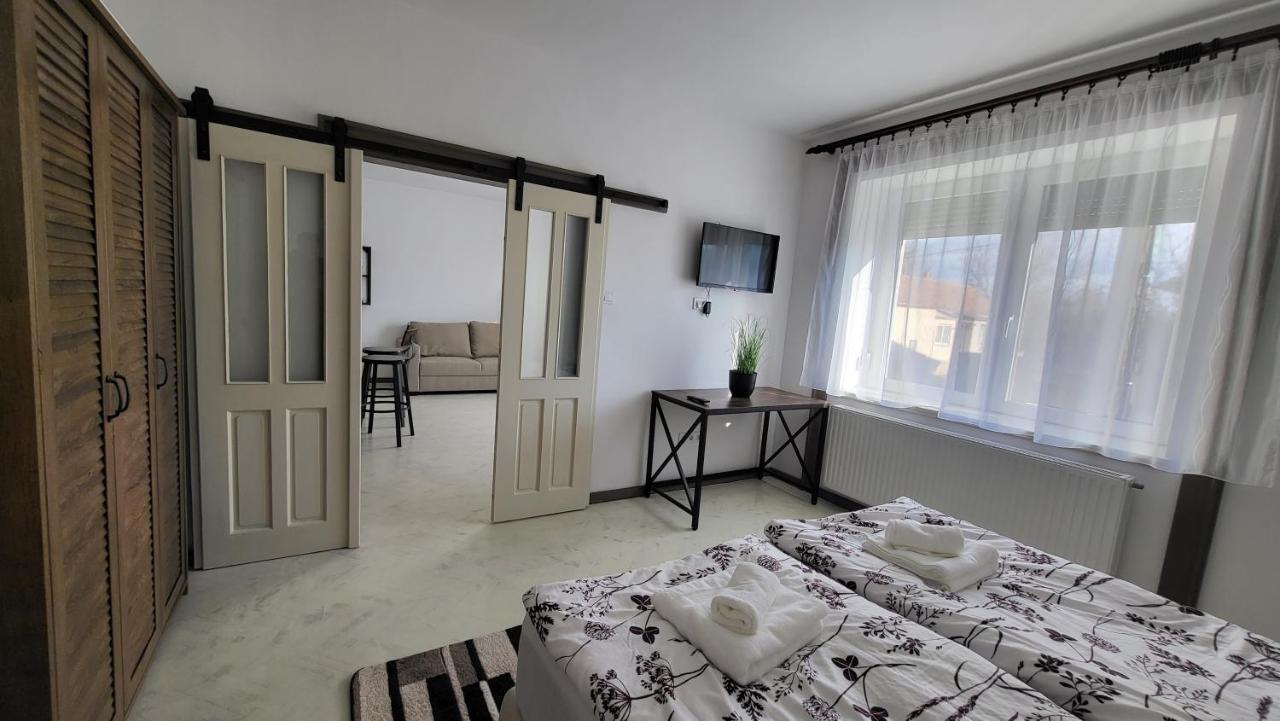 Relax Apartments Sarvar A1 Ngoại thất bức ảnh