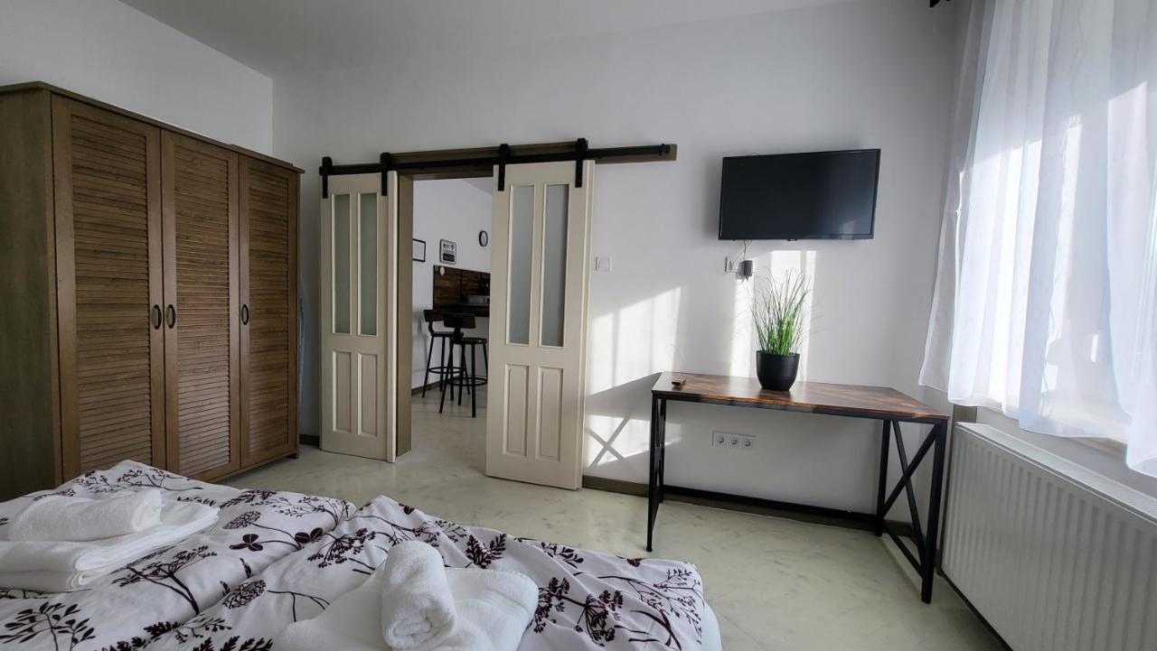 Relax Apartments Sarvar A1 Ngoại thất bức ảnh